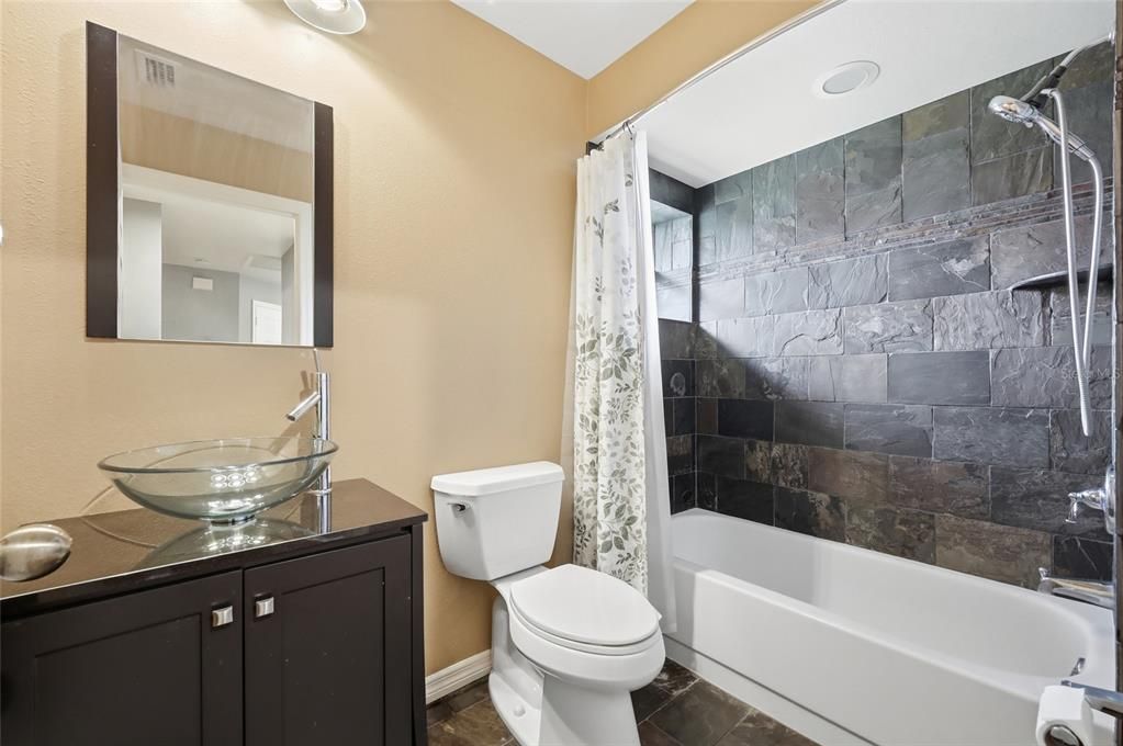 For Rent: $2,700 (3 beds, 2 baths, 1460 Square Feet)