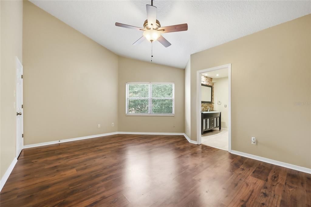 For Rent: $2,700 (3 beds, 2 baths, 1460 Square Feet)