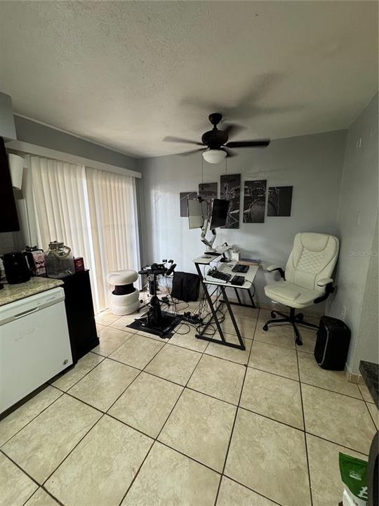For Sale: $77,000 (1 beds, 1 baths, 762 Square Feet)