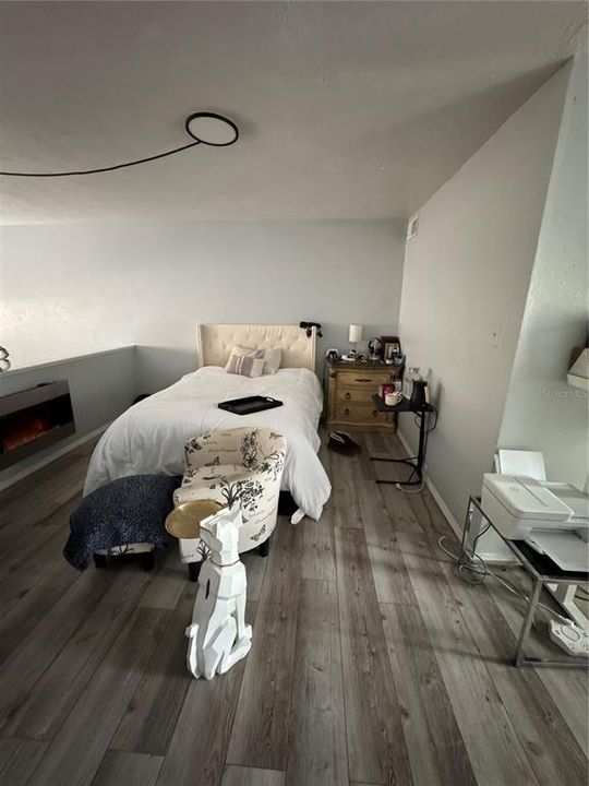 For Sale: $77,000 (1 beds, 1 baths, 762 Square Feet)