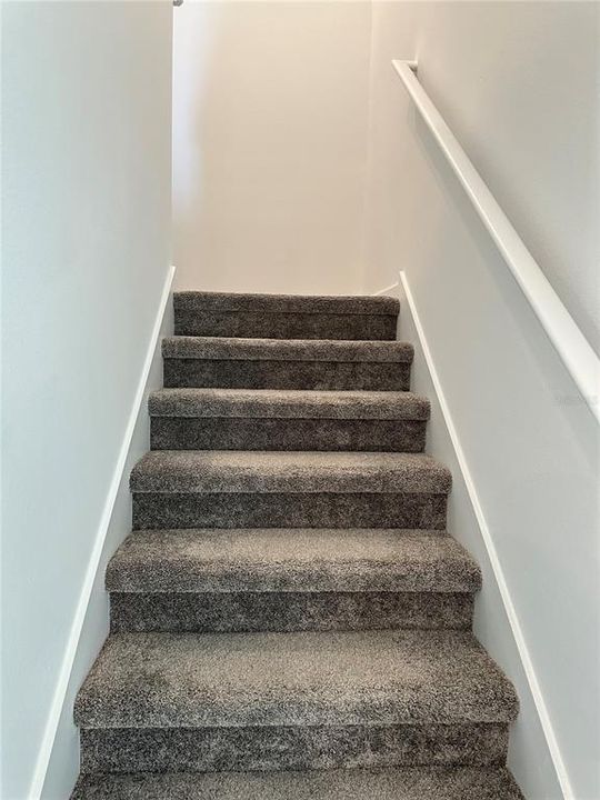 For Rent: $2,690 (5 beds, 2 baths, 2894 Square Feet)