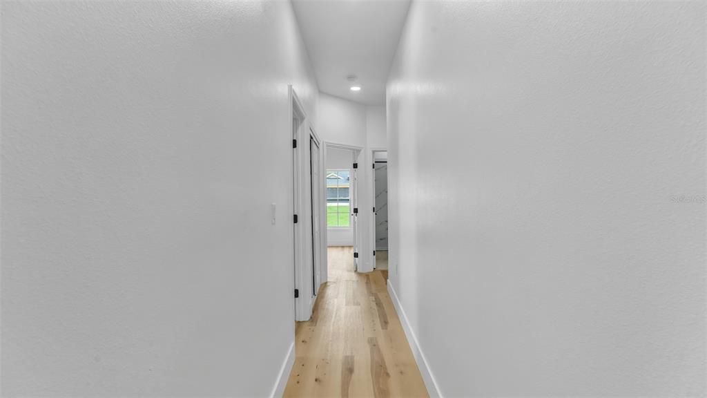 Activo con contrato: $387,997 (4 camas, 2 baños, 2125 Pies cuadrados)
