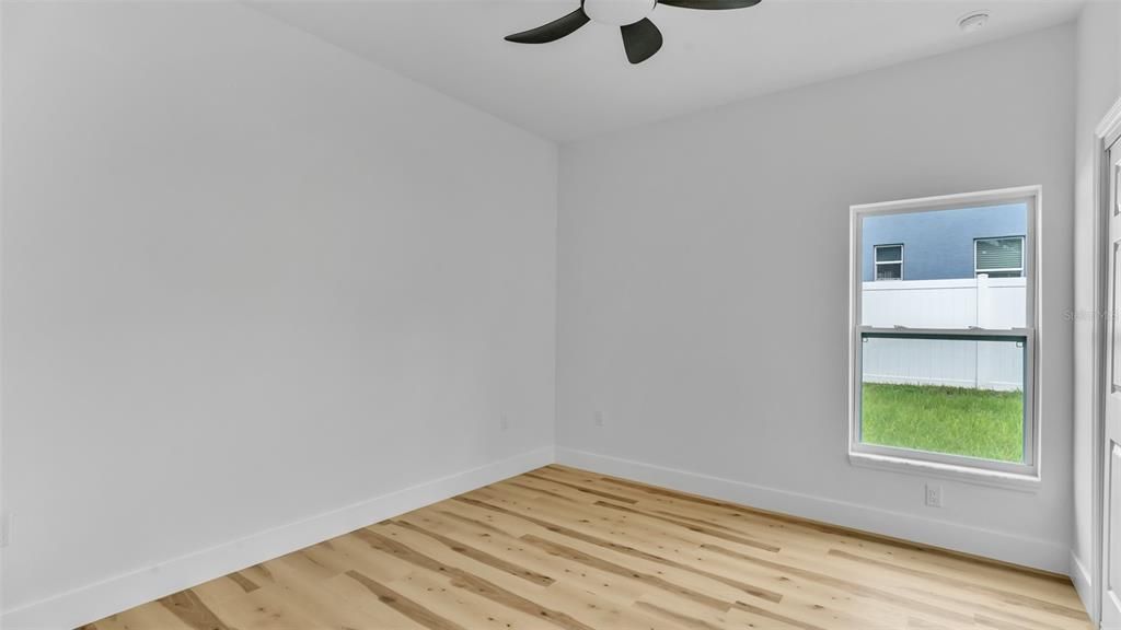 Activo con contrato: $387,997 (4 camas, 2 baños, 2125 Pies cuadrados)