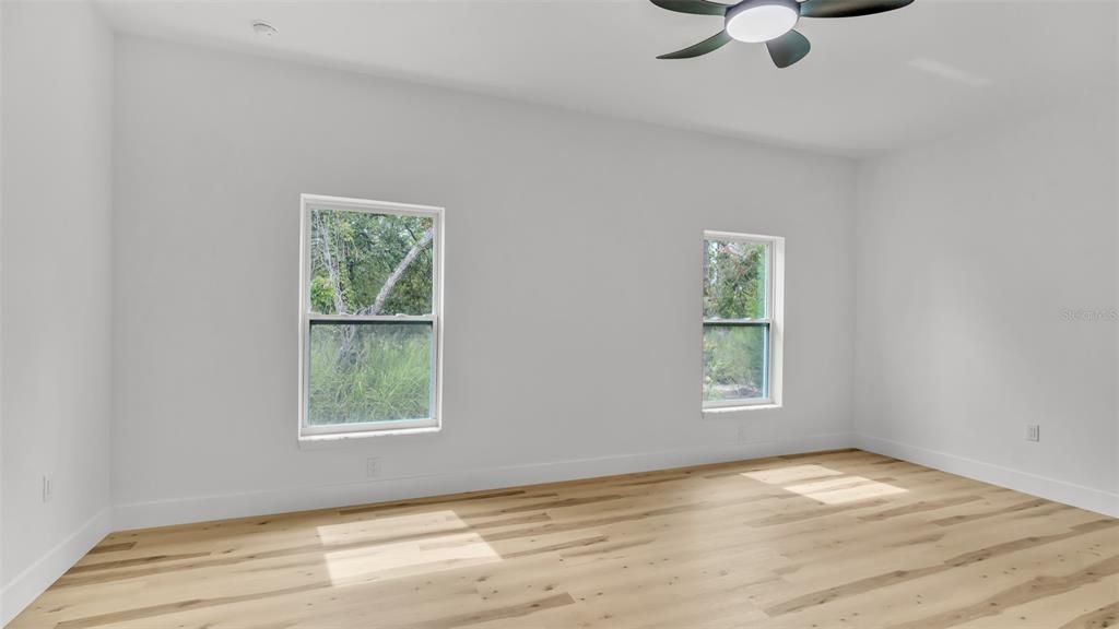 Activo con contrato: $387,997 (4 camas, 2 baños, 2125 Pies cuadrados)