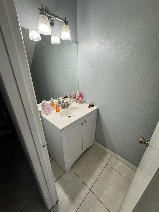 For Sale: $77,000 (1 beds, 1 baths, 762 Square Feet)