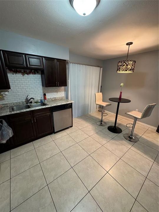 For Sale: $77,000 (1 beds, 1 baths, 762 Square Feet)