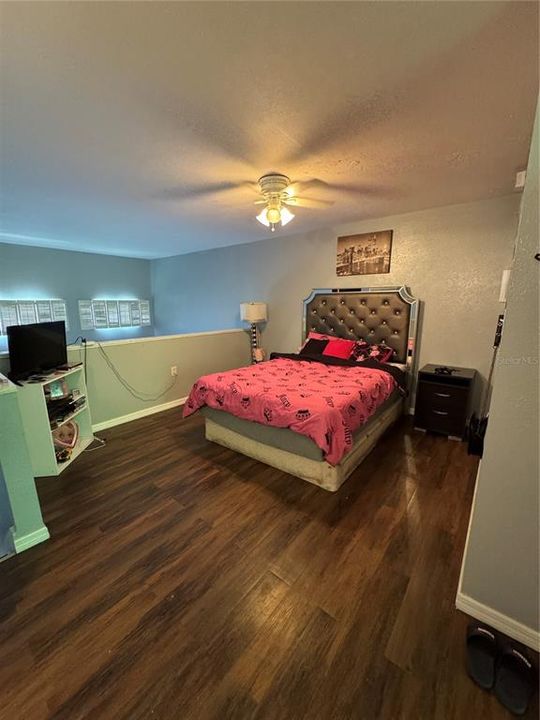 For Sale: $77,000 (1 beds, 1 baths, 762 Square Feet)