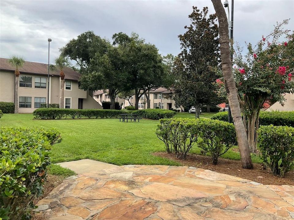 Active With Contract: $148,000 (1 beds, 1 baths, 749 Square Feet)