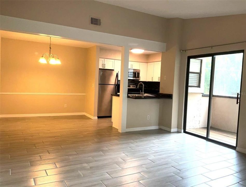 Active With Contract: $148,000 (1 beds, 1 baths, 749 Square Feet)