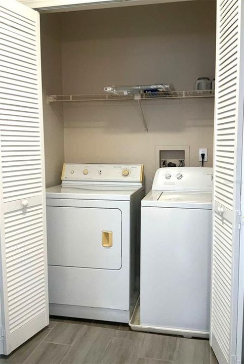 Active With Contract: $148,000 (1 beds, 1 baths, 749 Square Feet)