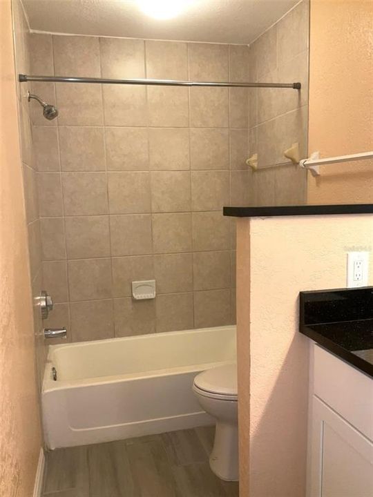 Active With Contract: $148,000 (1 beds, 1 baths, 749 Square Feet)