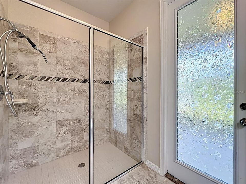 For Rent: $3,775 (4 beds, 3 baths, 3569 Square Feet)