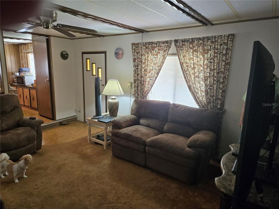 Active With Contract: $107,000 (2 beds, 1 baths, 840 Square Feet)