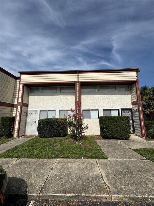 For Sale: $77,000 (1 beds, 1 baths, 762 Square Feet)