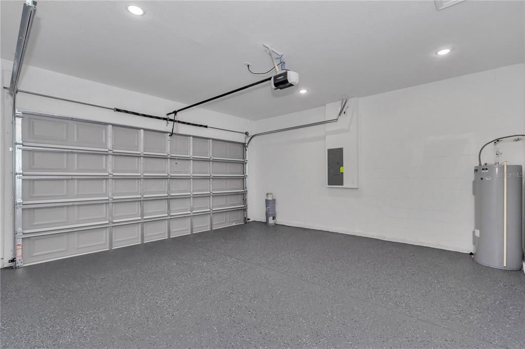 Под контрактом: $294,900 (4 спален, 2 ванн, 1859 Квадратных фут)