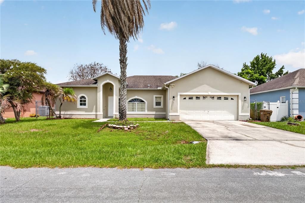 For Rent: $2,200 (4 beds, 2 baths, 1752 Square Feet)