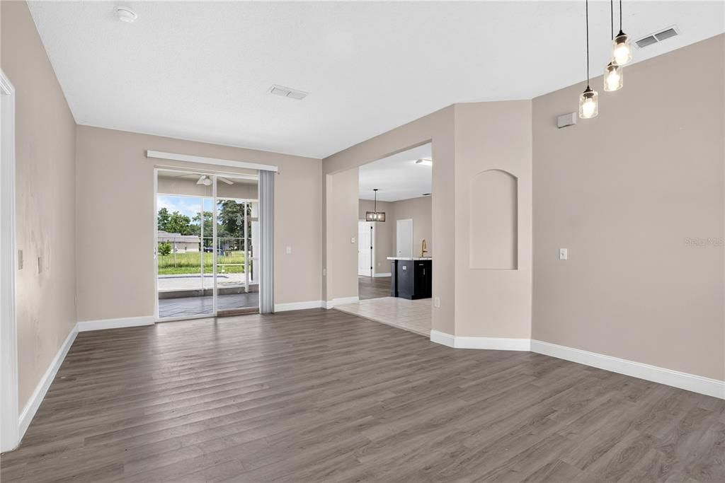 For Rent: $2,200 (4 beds, 2 baths, 1752 Square Feet)