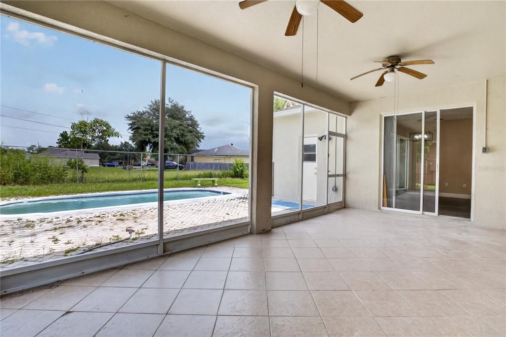 For Rent: $2,200 (4 beds, 2 baths, 1752 Square Feet)