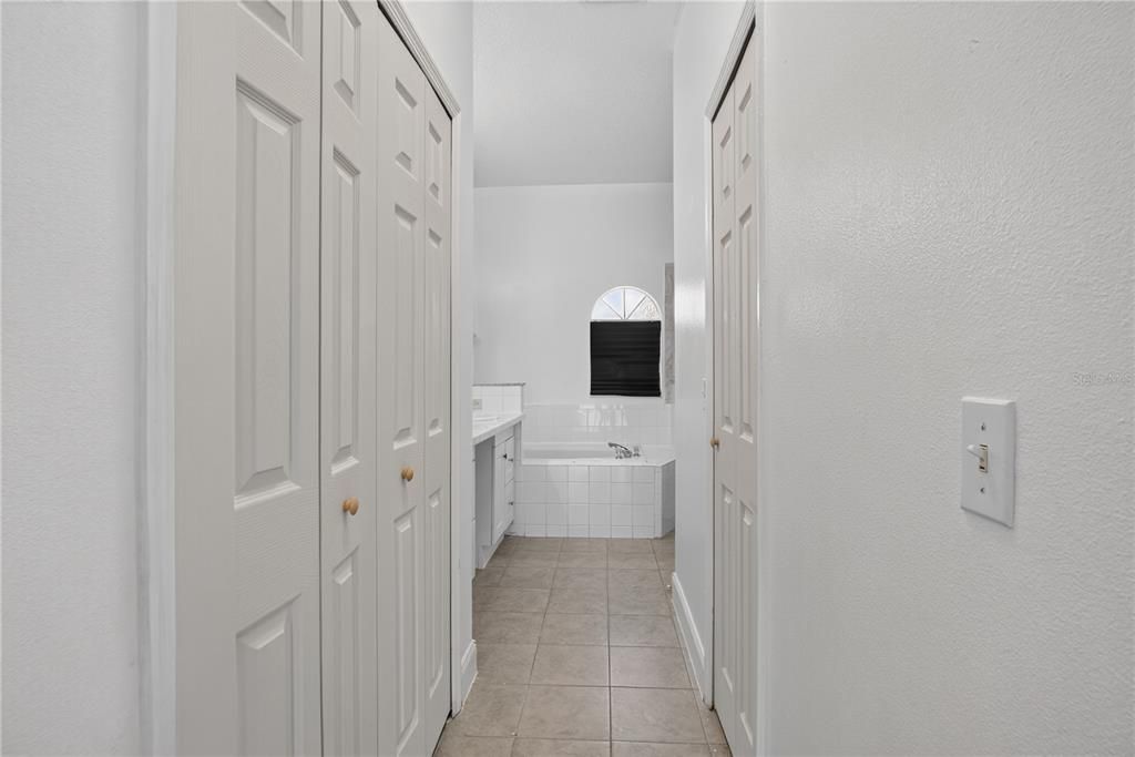 For Rent: $2,200 (4 beds, 2 baths, 1752 Square Feet)