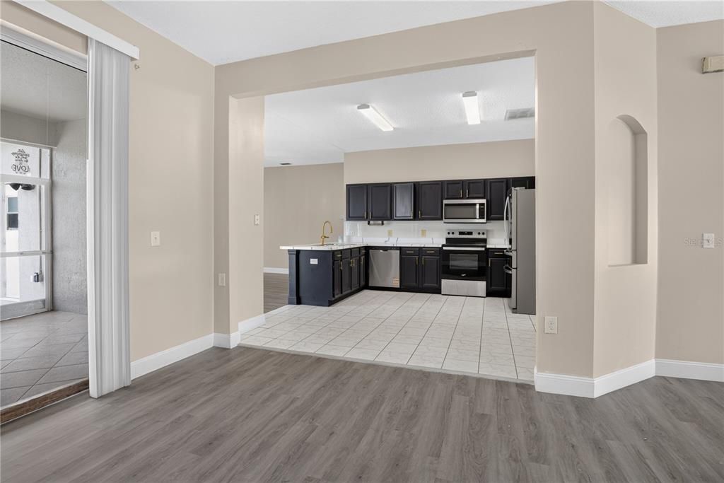 For Rent: $2,200 (4 beds, 2 baths, 1752 Square Feet)