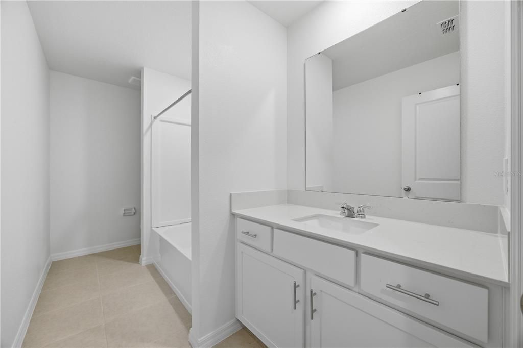 На продажу: $339,900 (5 спален, 2 ванн, 2326 Квадратных фут)