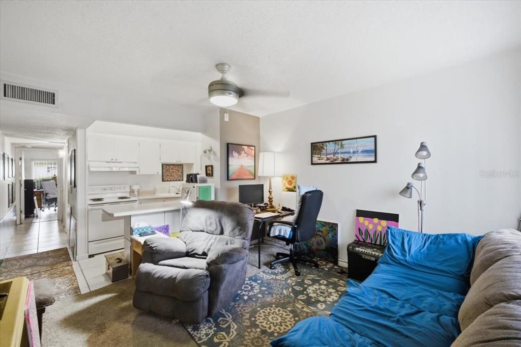 For Sale: $90,000 (1 beds, 1 baths, 513 Square Feet)