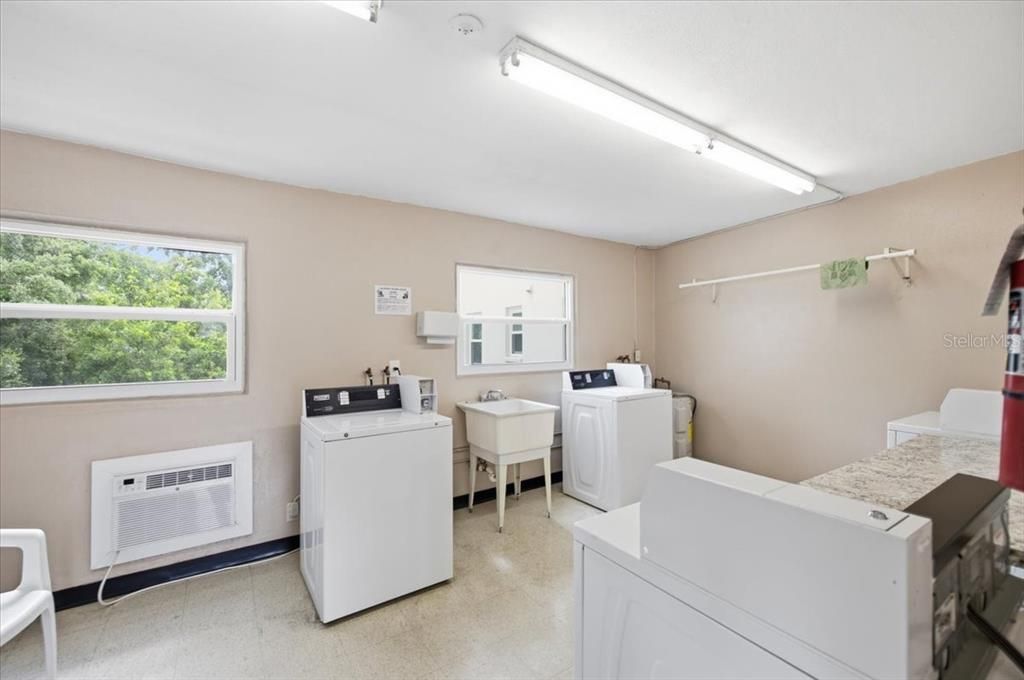 For Sale: $90,000 (1 beds, 1 baths, 513 Square Feet)
