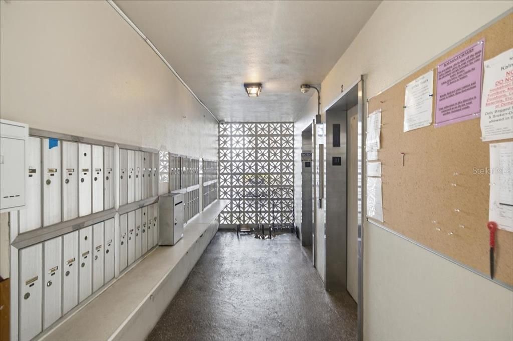 For Sale: $90,000 (1 beds, 1 baths, 513 Square Feet)