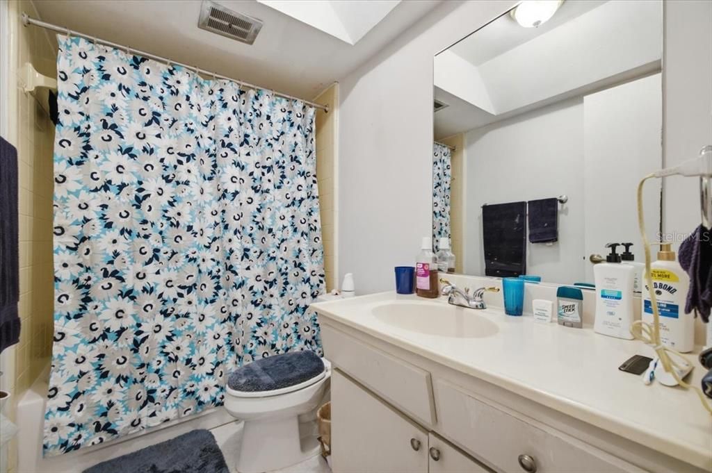 For Sale: $90,000 (1 beds, 1 baths, 513 Square Feet)