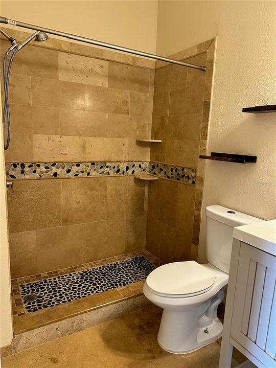 For Sale: $185,000 (2 beds, 2 baths, 1046 Square Feet)