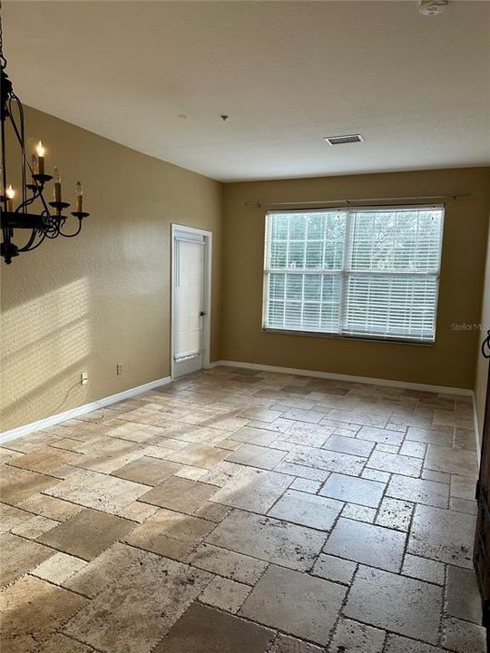 For Sale: $185,000 (2 beds, 2 baths, 1046 Square Feet)