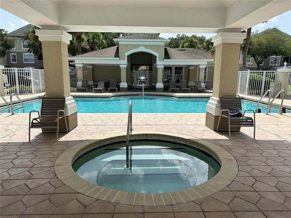 For Sale: $185,000 (2 beds, 2 baths, 1046 Square Feet)