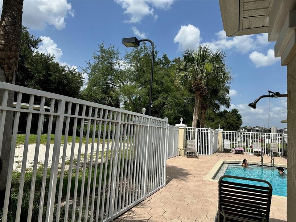 For Sale: $185,000 (2 beds, 2 baths, 1046 Square Feet)