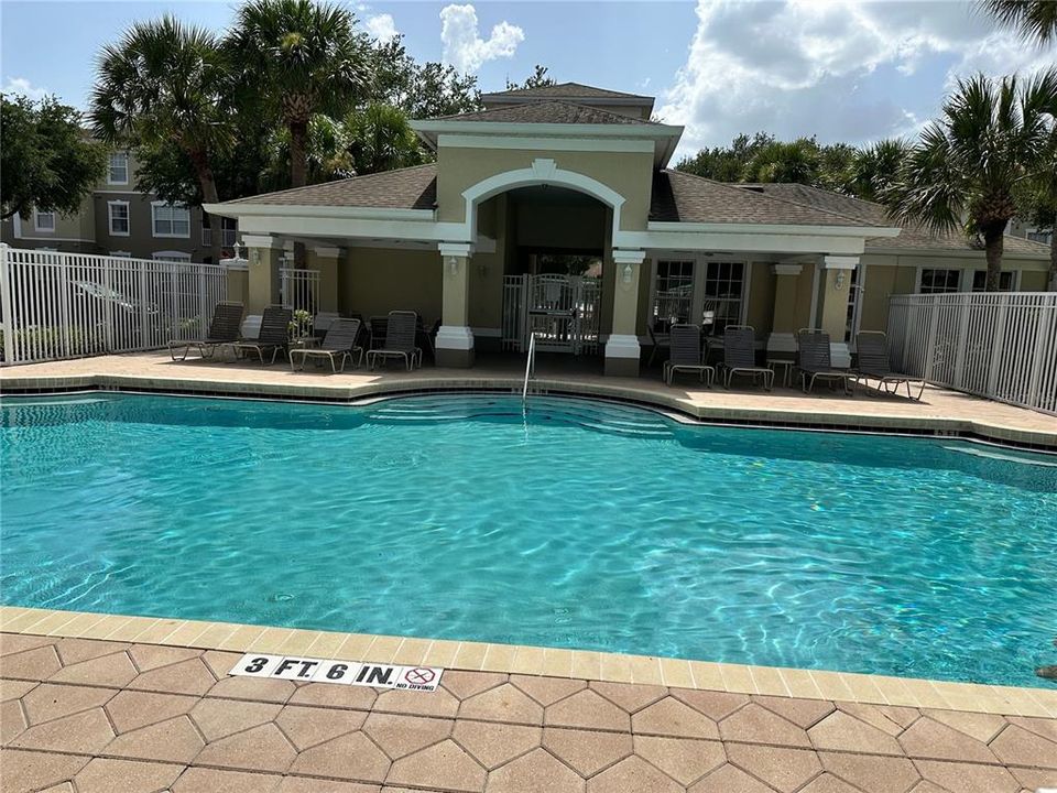 For Sale: $185,000 (2 beds, 2 baths, 1046 Square Feet)