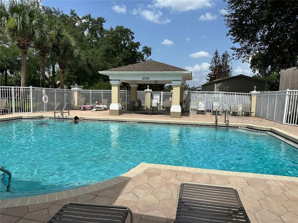 For Sale: $185,000 (2 beds, 2 baths, 1046 Square Feet)