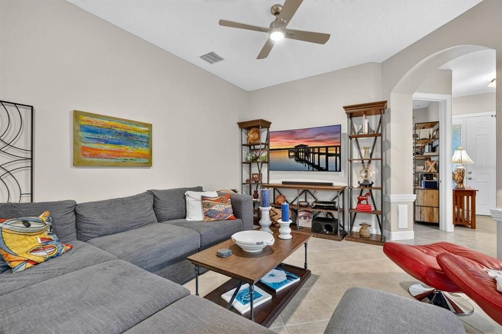 For Sale: $438,000 (3 beds, 2 baths, 1847 Square Feet)