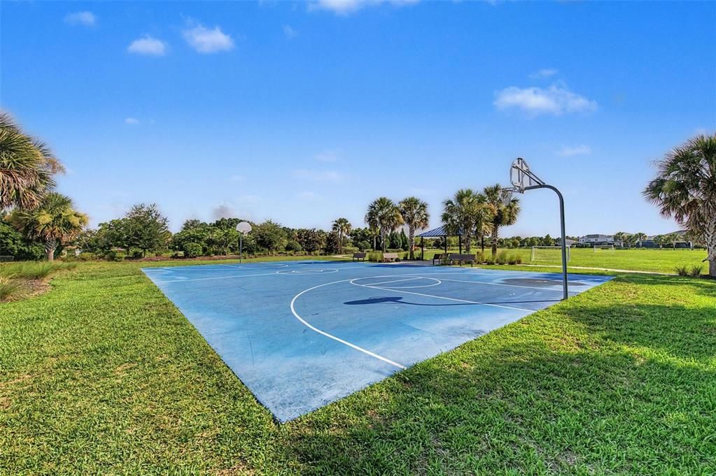 For Sale: $399,900 (4 beds, 2 baths, 2164 Square Feet)
