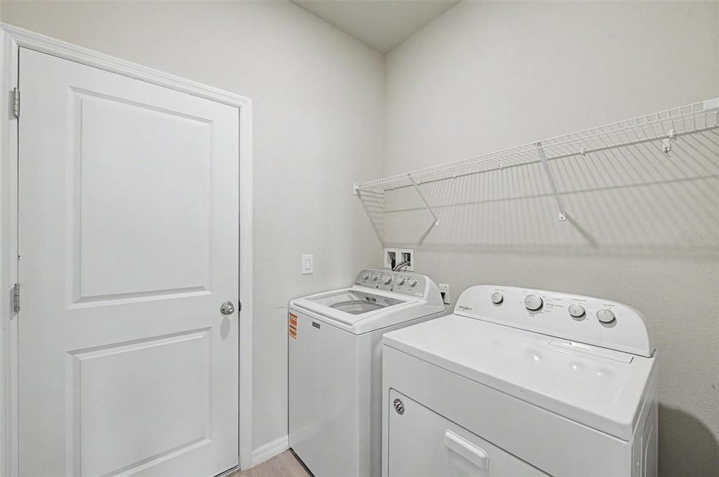 For Sale: $399,900 (4 beds, 2 baths, 2164 Square Feet)