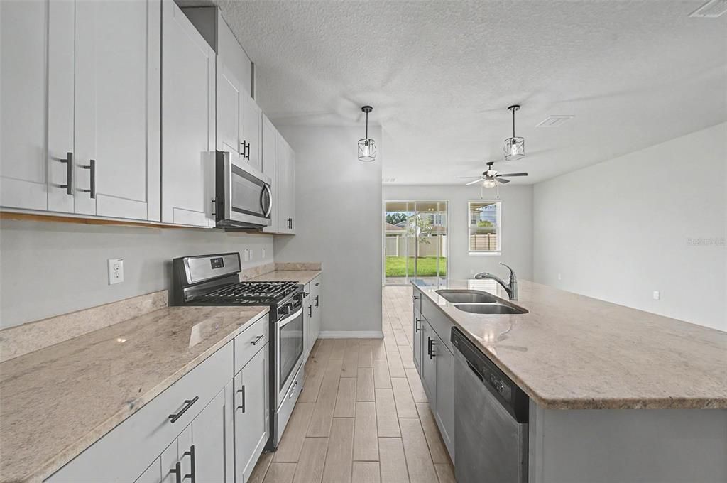 For Sale: $399,900 (4 beds, 2 baths, 2164 Square Feet)