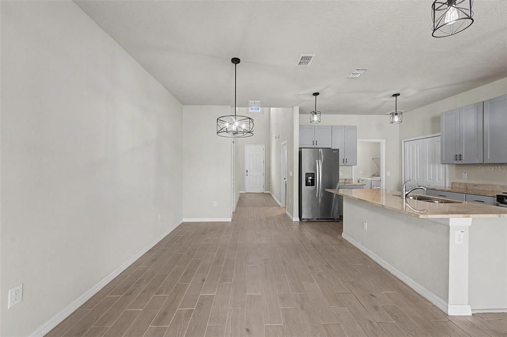 For Sale: $399,900 (4 beds, 2 baths, 2164 Square Feet)