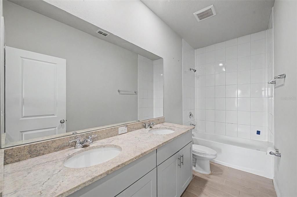 For Sale: $399,900 (4 beds, 2 baths, 2164 Square Feet)