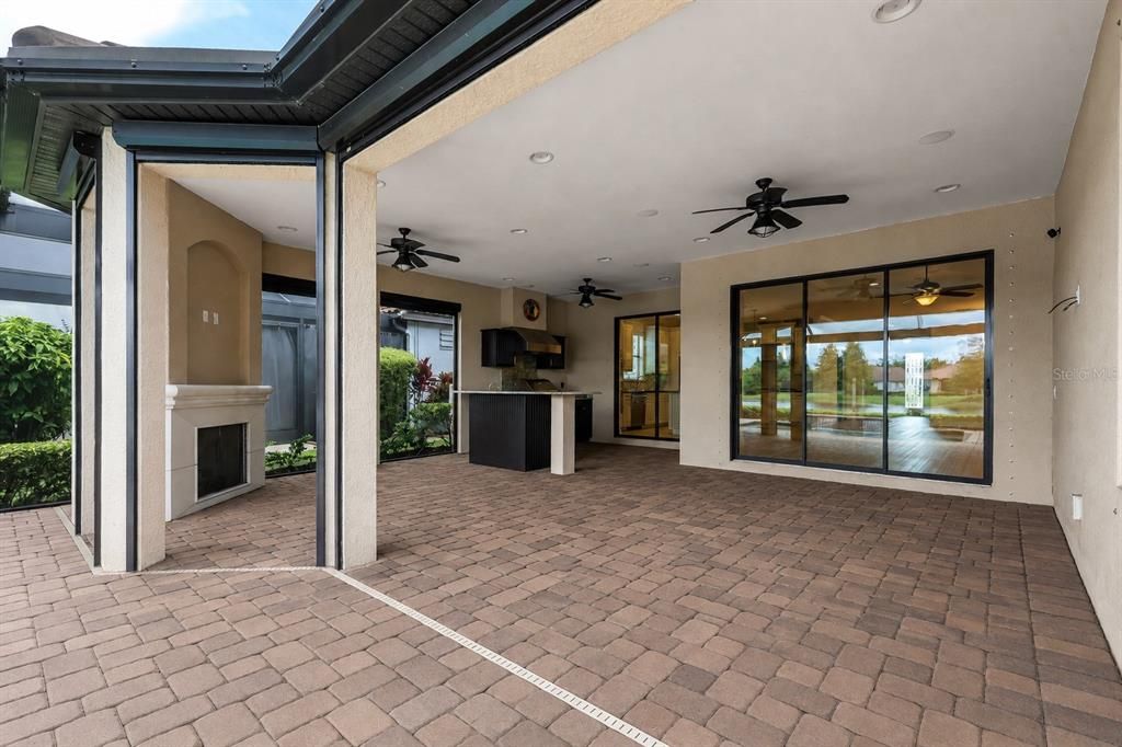 For Sale: $959,000 (3 beds, 3 baths, 2275 Square Feet)