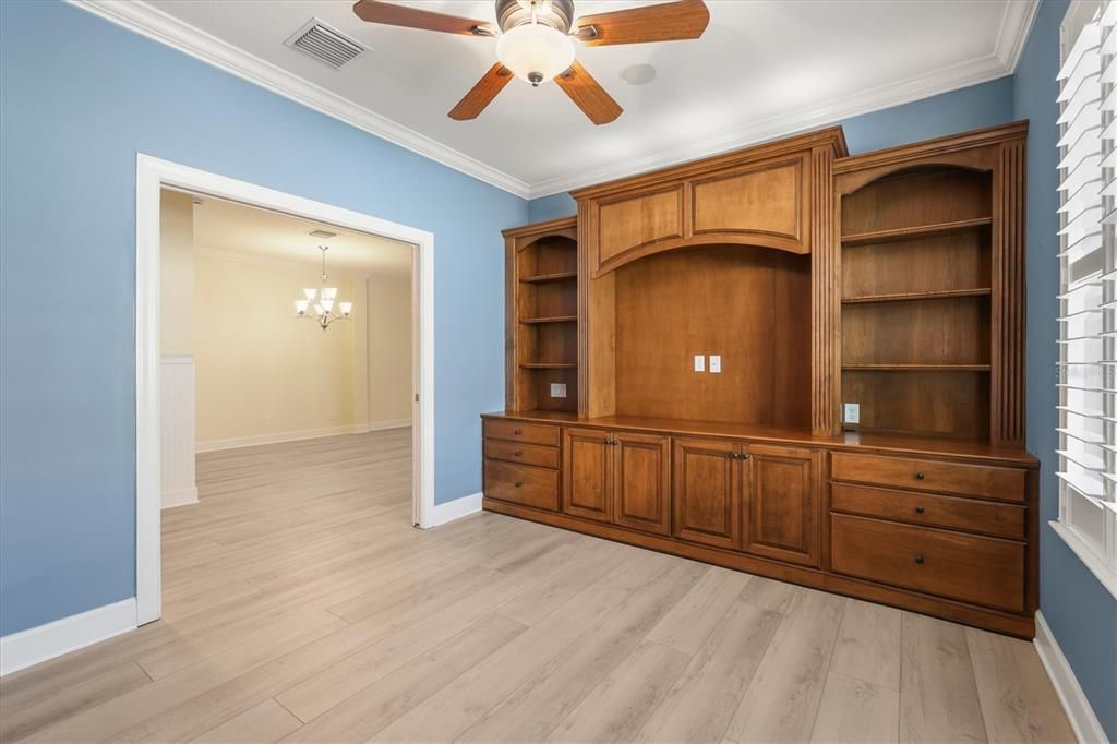 For Sale: $959,000 (3 beds, 3 baths, 2275 Square Feet)