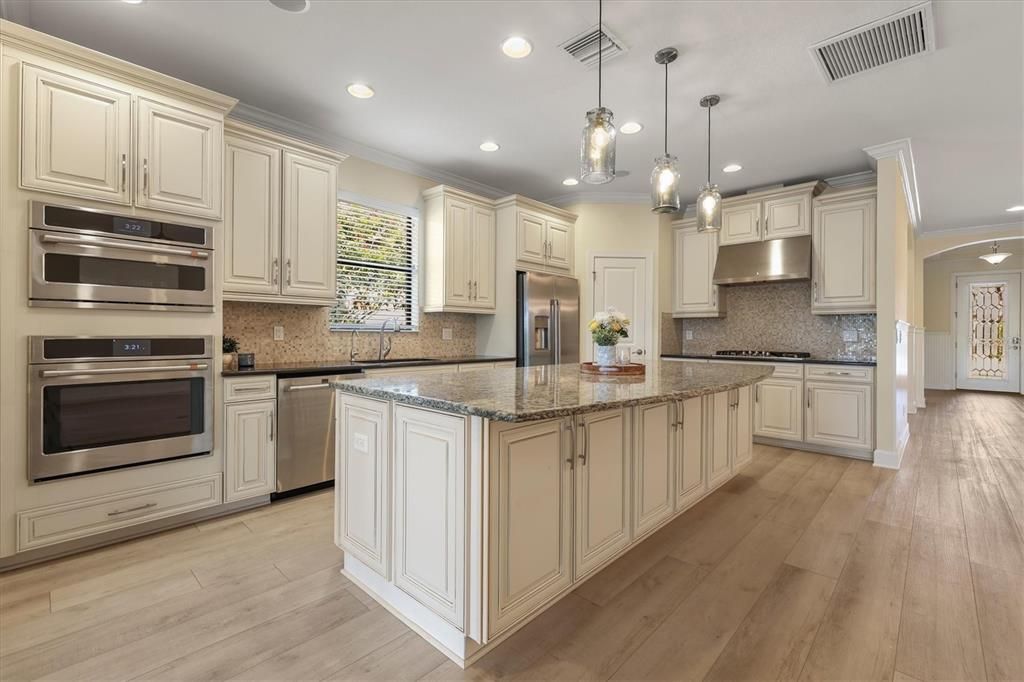 For Sale: $959,000 (3 beds, 3 baths, 2275 Square Feet)