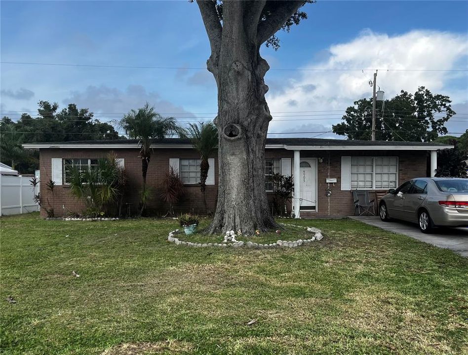 Active With Contract: $275,000 (4 beds, 2 baths, 1280 Square Feet)