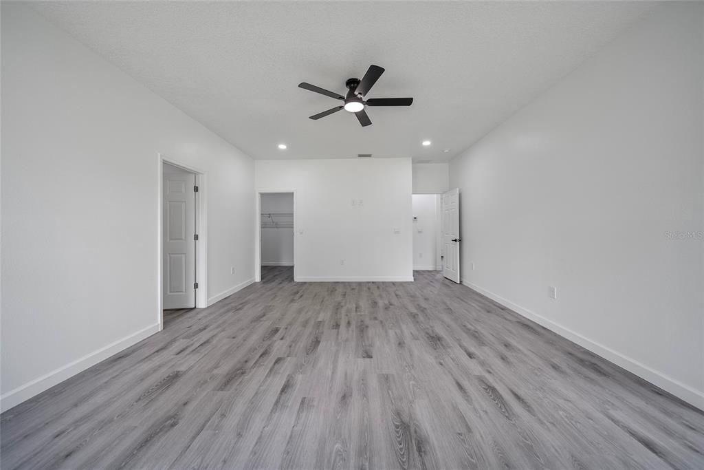 For Rent: $2,400 (3 beds, 3 baths, 1723 Square Feet)
