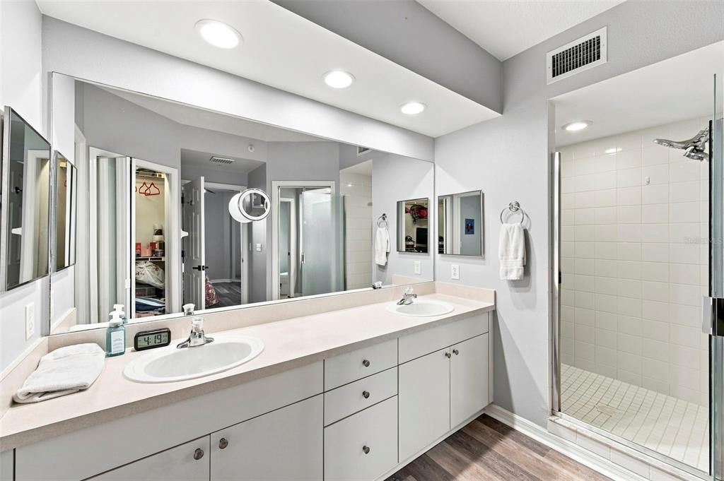 For Sale: $318,500 (2 beds, 2 baths, 1320 Square Feet)