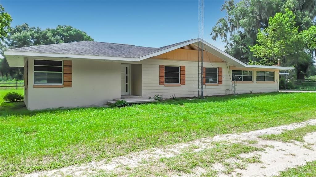 For Sale: $299,000 (4 beds, 2 baths, 2298 Square Feet)