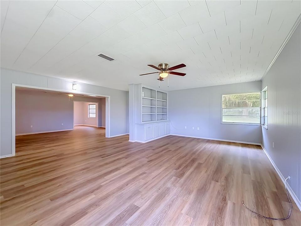 For Sale: $299,000 (4 beds, 2 baths, 2298 Square Feet)