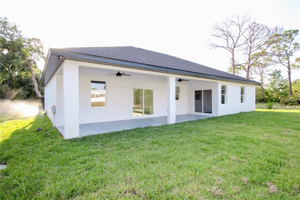 For Rent: $2,450 (3 beds, 3 baths, 1723 Square Feet)